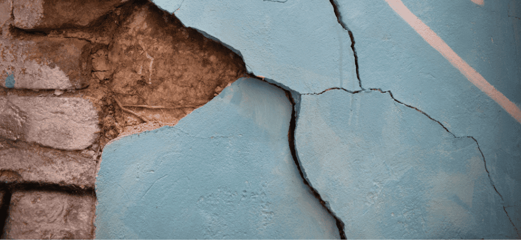 A wall with a crack in the overlay